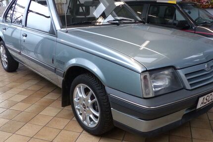 Opel Ascona 22.000 km 4.950 &euro; Neustadt 35279