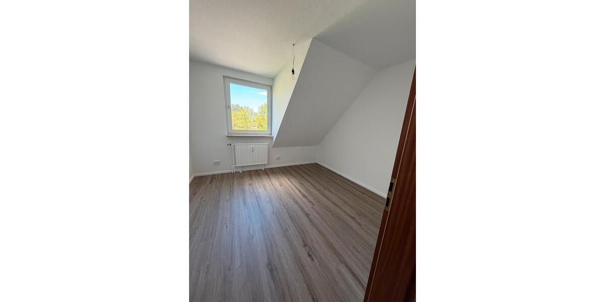Dachgeschoßwohnung Kölln-Reisiek Reisiek - 3 Zimmer, 70 m&sup2;, 1.302&euro; | Angebot:26414331