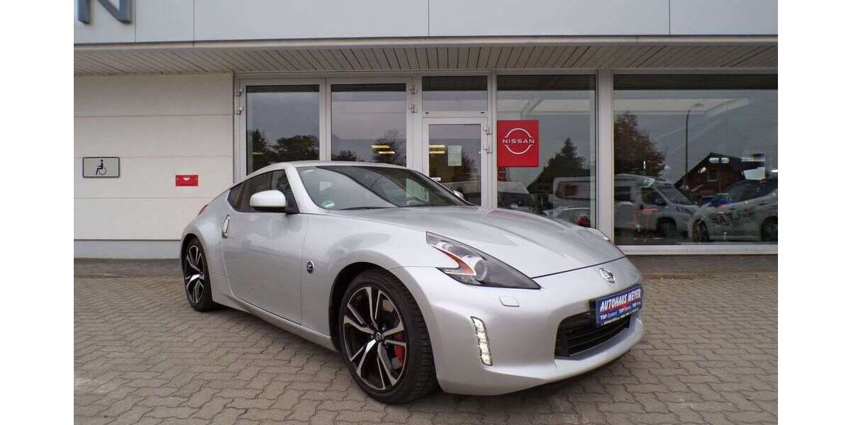 Nissan 370Z 26.900 km 35.990 € Waren 17192