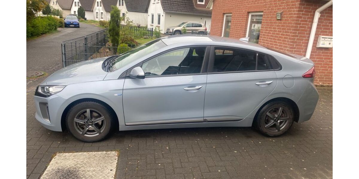 Hyundai IONIQ 141.000 km 9.000 &euro; Bremerhaven 27578