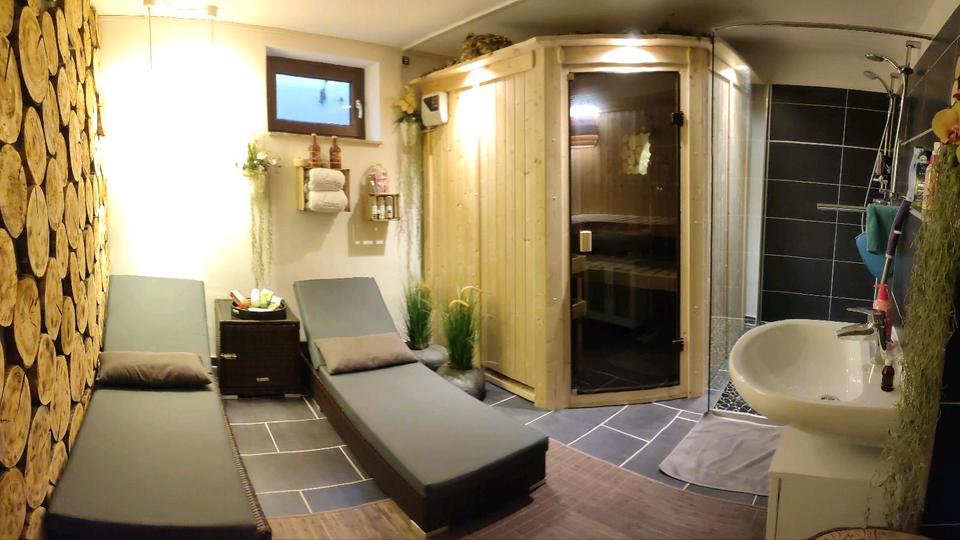 Modernes Wohnen mit Stil & Komfort: Stadtvilla mit Sauna & Garten 7.5 zimmer