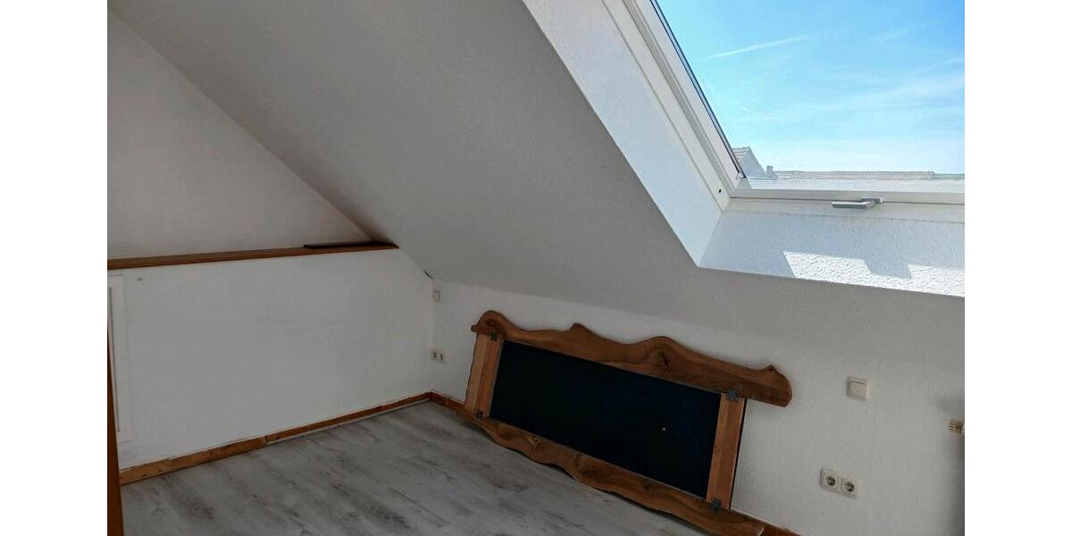 Dachgeschoßwohnung Niedenstein - 2 Zimmer, 50 m&sup2;, 500&euro; | Angebot:26406733