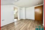 ais-GmbH bietet an: Renovierte 4 Zimmer Wohnung in der Südstadt.