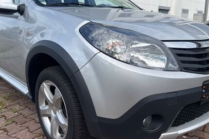 Dacia Sandero 37.000 km 5.450 &euro; Dachau 85221