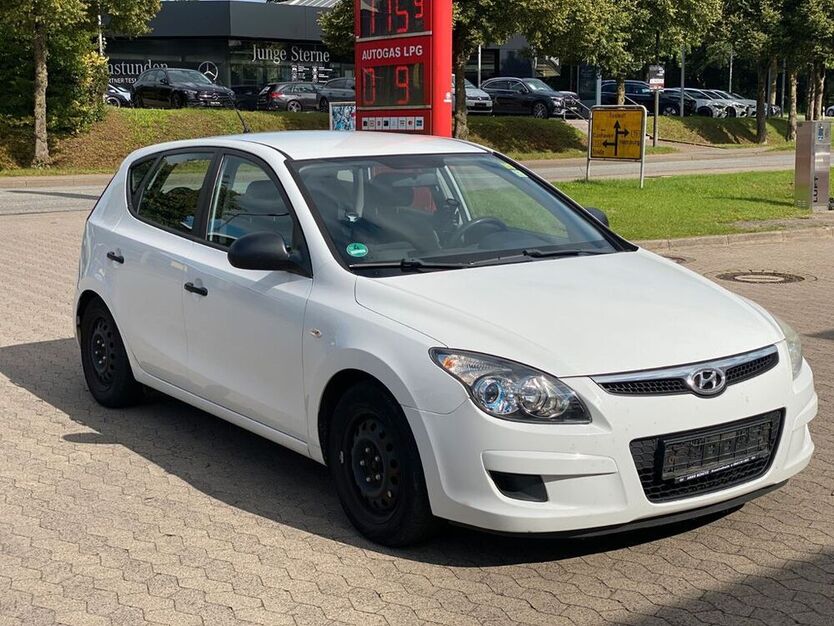 i30