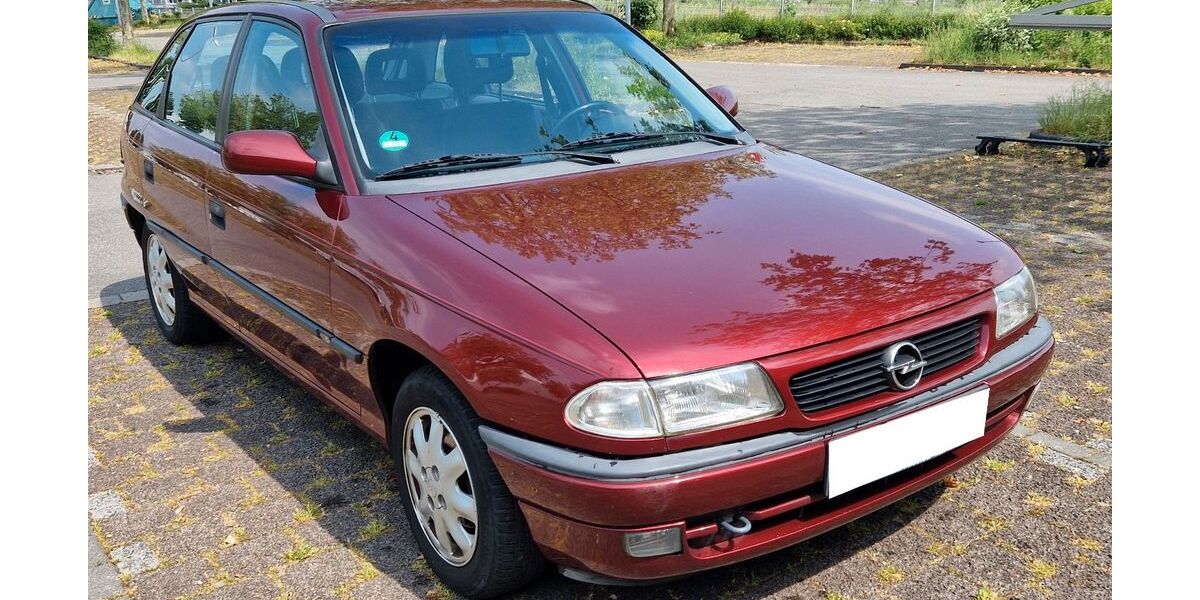 Opel Astra 167.000 km 2.890 &euro; Haan 42781