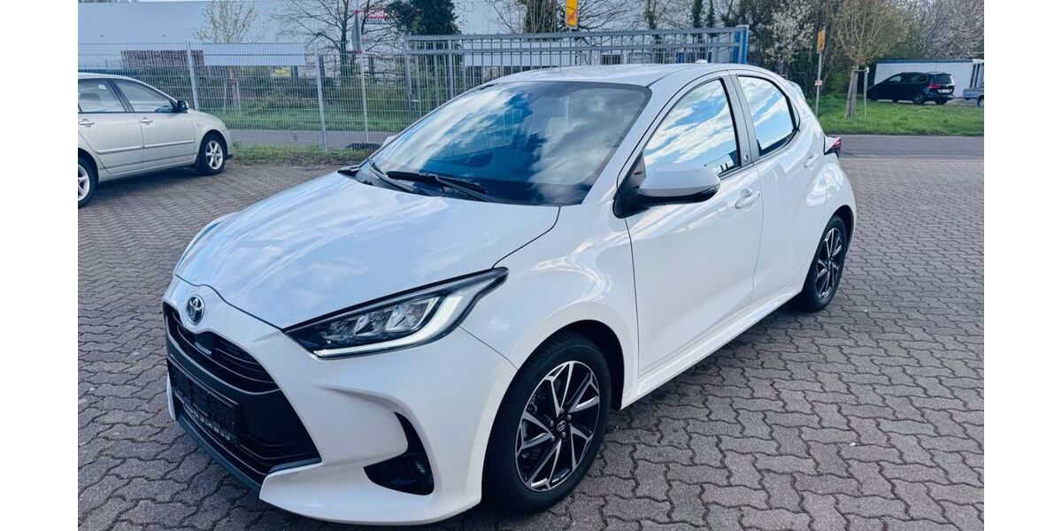 Toyota Yaris 26.274 km 17.999 &euro; Bornheim 76879