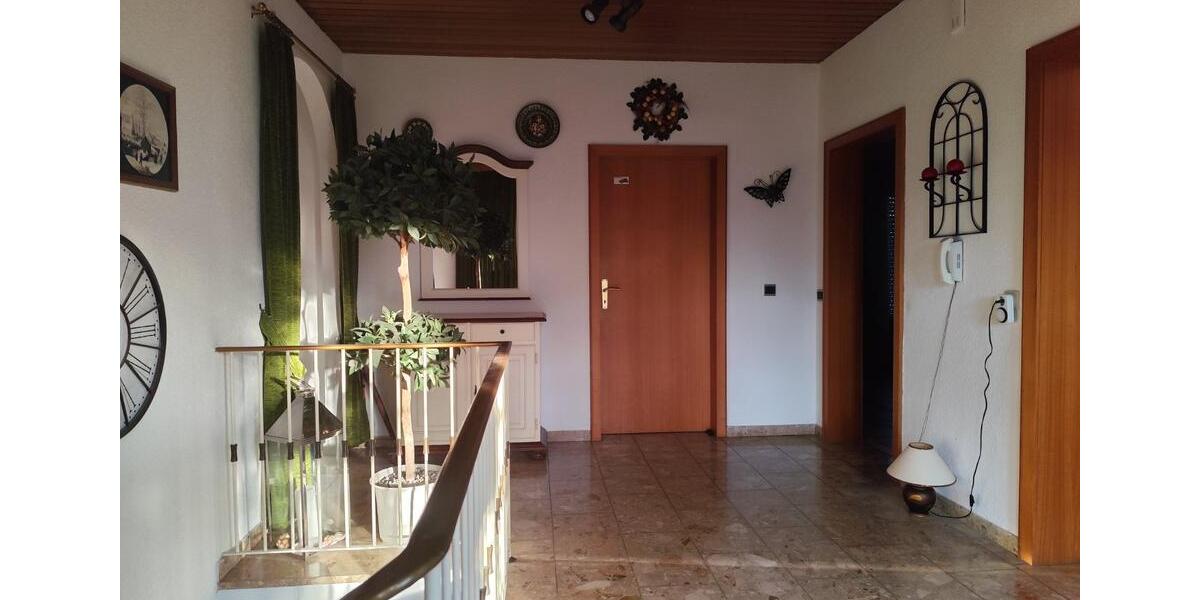 Einfamilienhaus Lich - 7 Zimmer, 200 m&sup2;, 650.000&euro; | Angebot:26197822