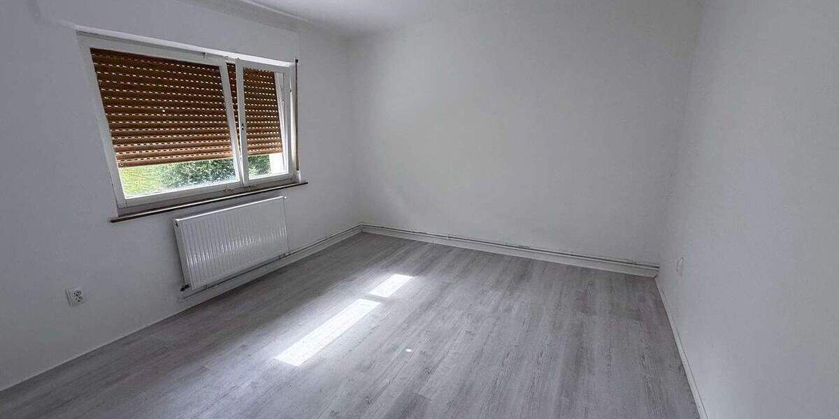 Mehrfamilienhaus, Wohnhaus Hohenroda Oberbreitzbach - 8 Zimmer, 155 m&sup2;, 800&euro; | Angebot:24556023