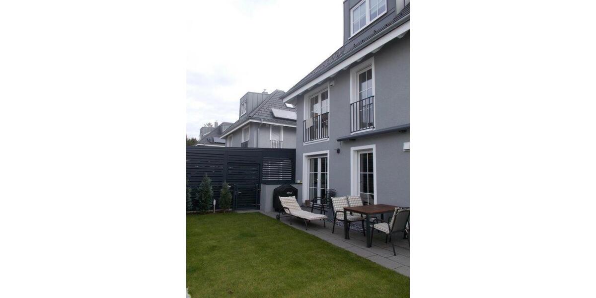 Doppelhaushälfte Gilching - 7 Zimmer, 137 m&sup2;, 2.750&euro; | Angebot:24889916