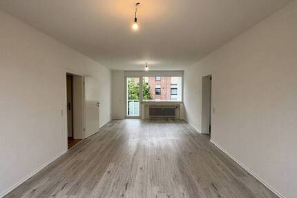 Modernisierte 3-Zimmer-Wohnung mit Balkon in zentraler Lage von Krefeld-Hüls