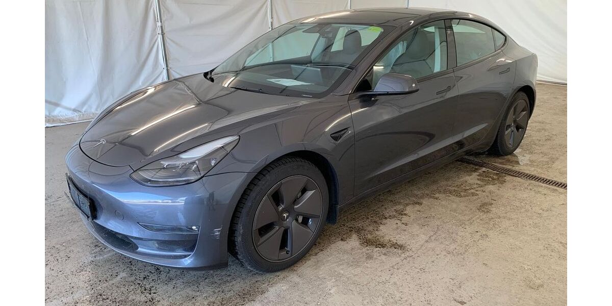 Tesla Model 3 100.000 km 27.450 &euro; Steinbach-Hallenberg OT Herges-Hallenberg 98587