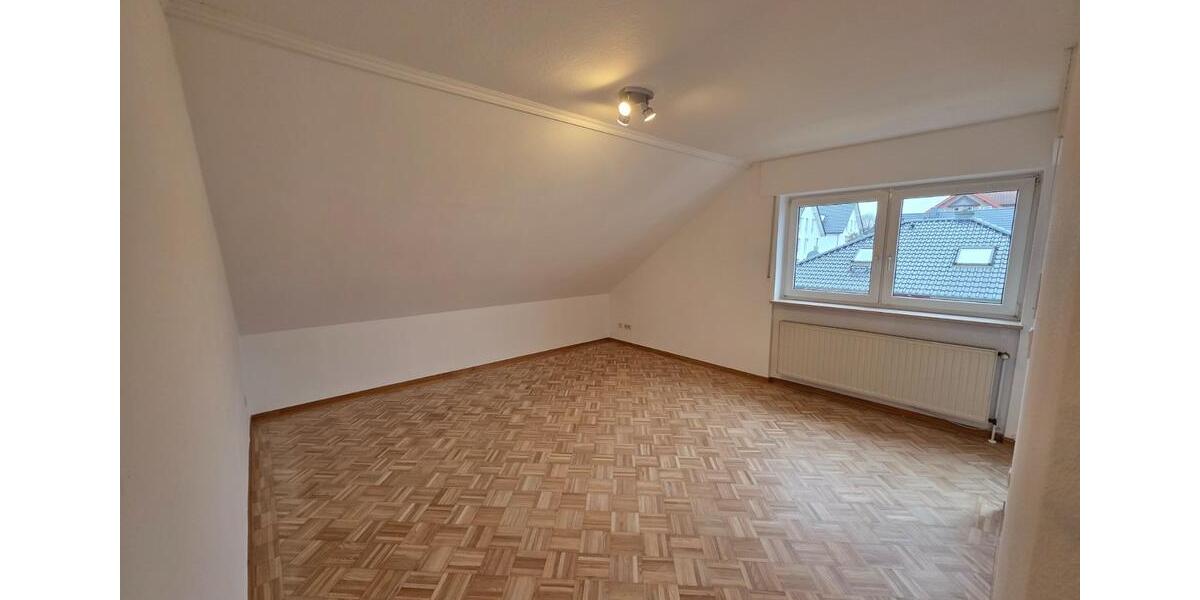Dachgeschoßwohnung Schloß Holte-Stukenbrock Stukenbrock - 4 Zimmer, 70 m&sup2;, 690&euro; | Angebot:24934981