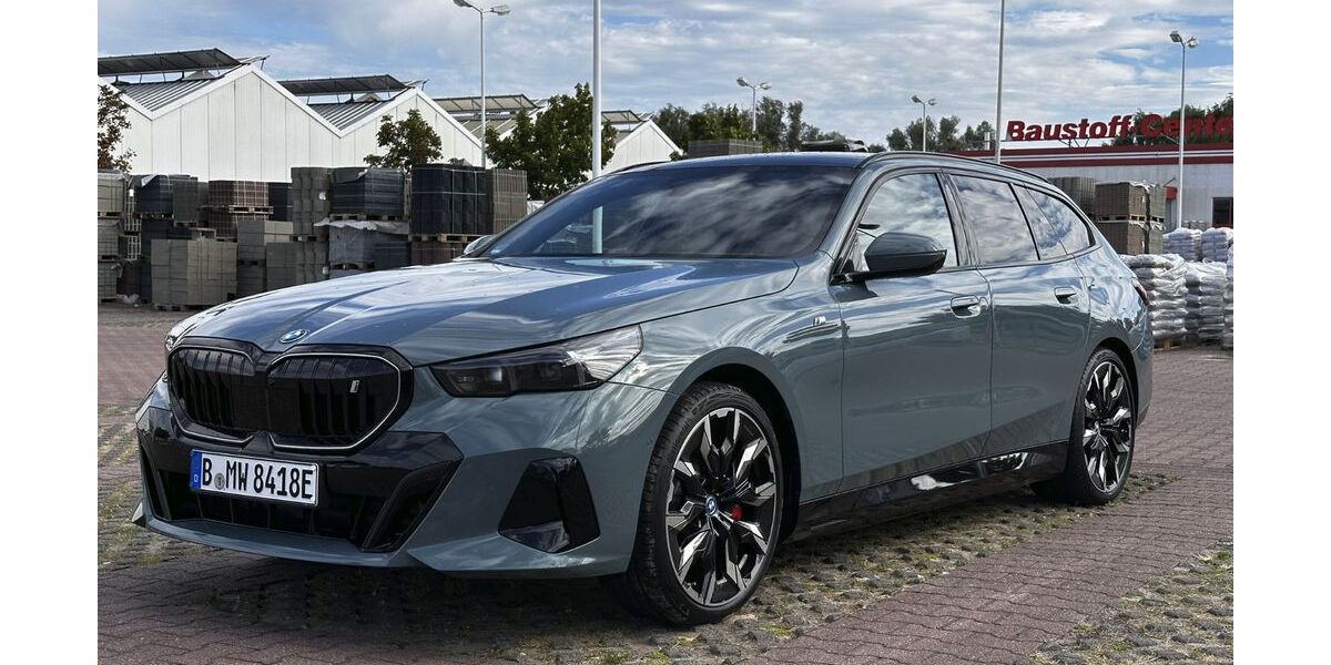 BMW i5 18.115 km 57.120 &euro; Berlin 12159