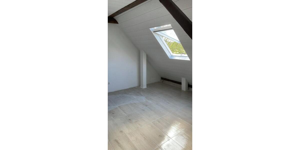 Dachgeschoßwohnung Rees - 4 Zimmer, 97 m&sup2;, 1.100&euro; | Angebot:25935356