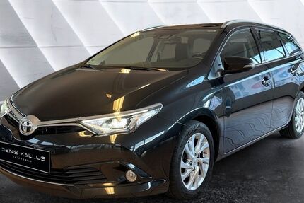 Toyota Auris 172.416 km 9.800 &euro; Trossingen 78647