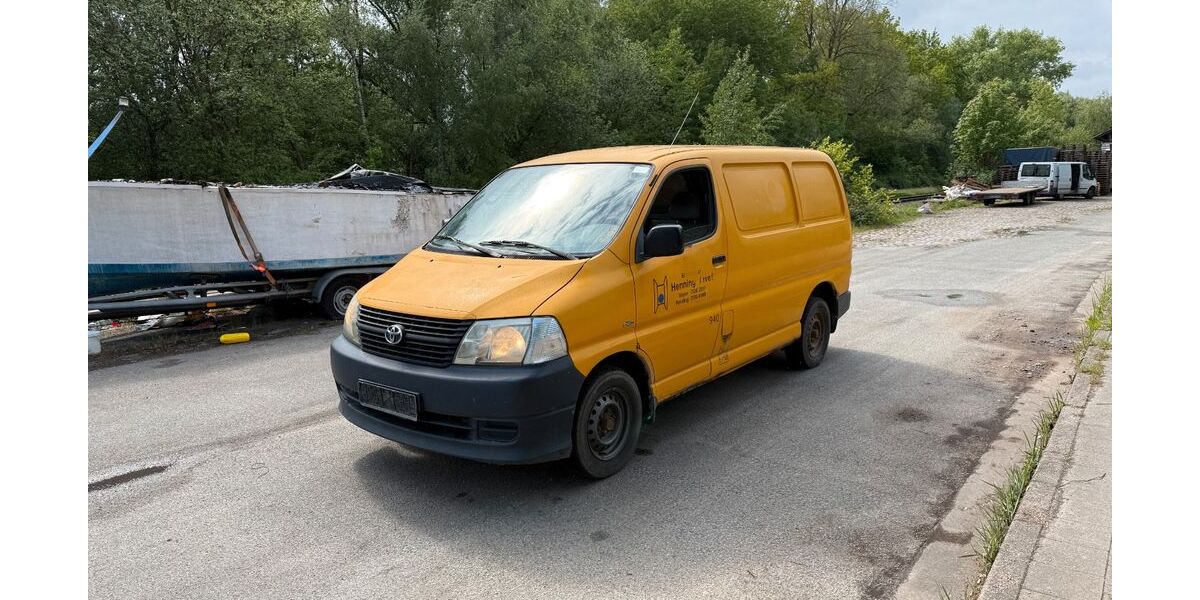 Toyota Hiace 183.658 km 5.700 &euro; HAMBURG 22113