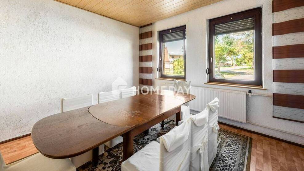 Großzügiges EFH mit Garage, Nebengebäuden und Innenhof mit Potenzial - vielseitig nutzbar