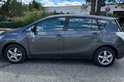 Toyota Verso 171.510 km 7.999 &euro; Barsbüttel 22885