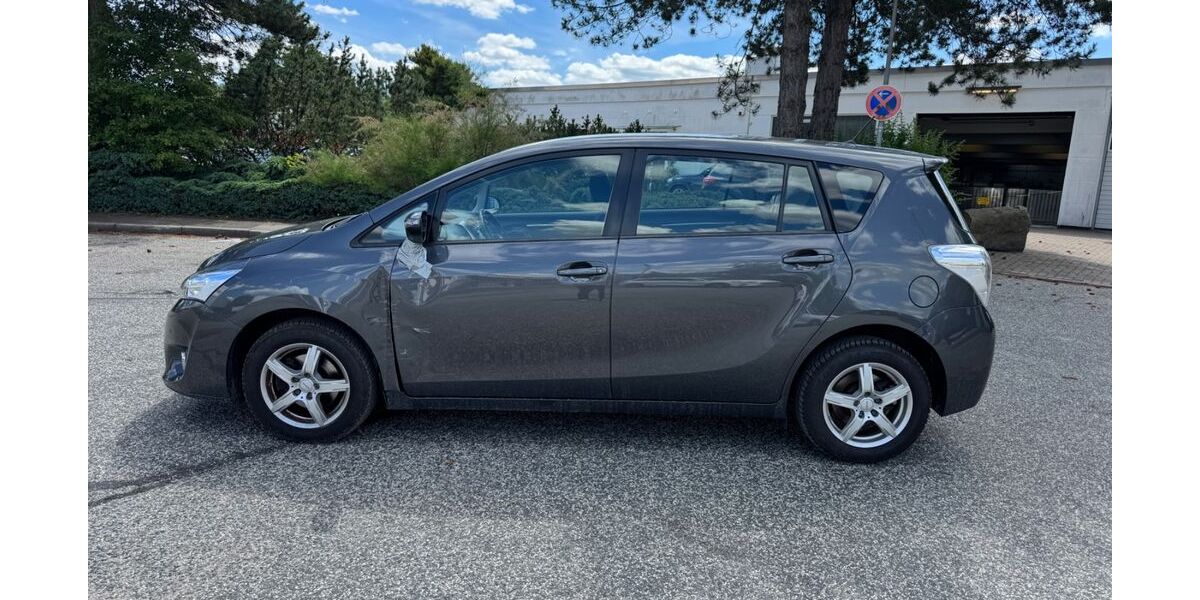 Toyota Verso 171.510 km 7.999 &euro; Barsbüttel 22885
