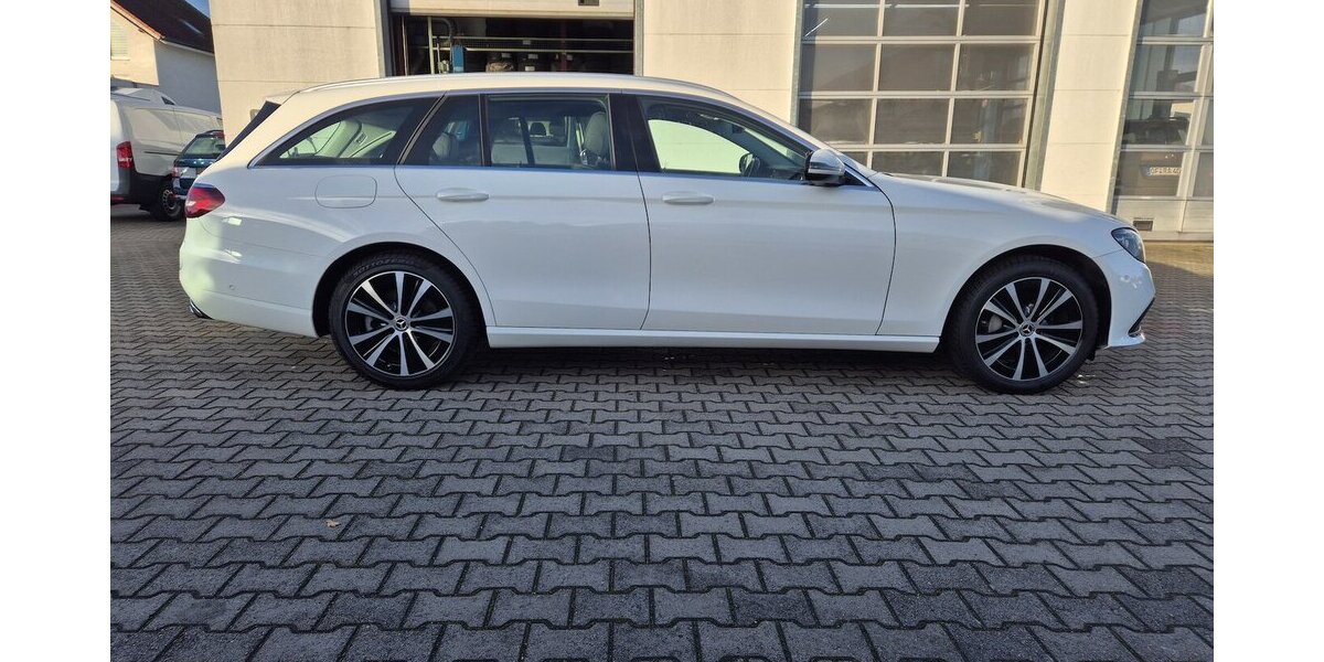 Mercedes-Benz E 300 e T Avantgarde AHK, LED, Rückfahrkamera, App 55.700 km 26.990 &euro; Rodgau 63110