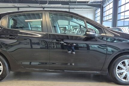 Peugeot 208 59.000 km 8.490 &euro; Geesthacht bei Hamburg 21502