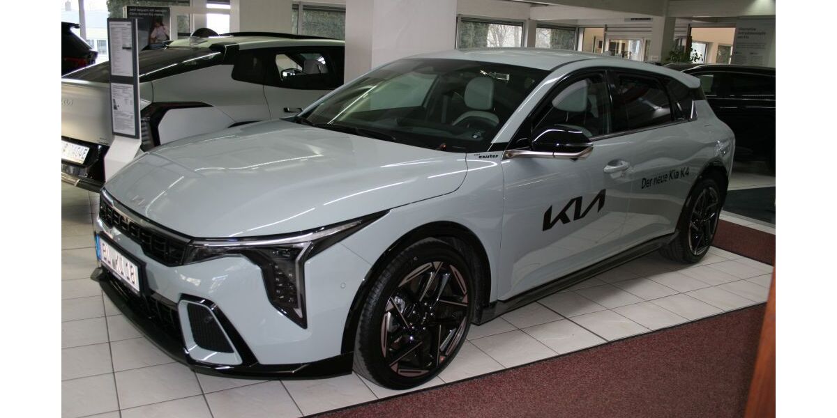 Kia K4 1.999 km 36.490 &euro; Albstadt 72458