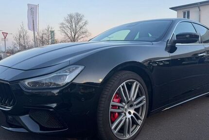 Maserati Ghibli 99.850 km 34.980 &euro; Köln 50829