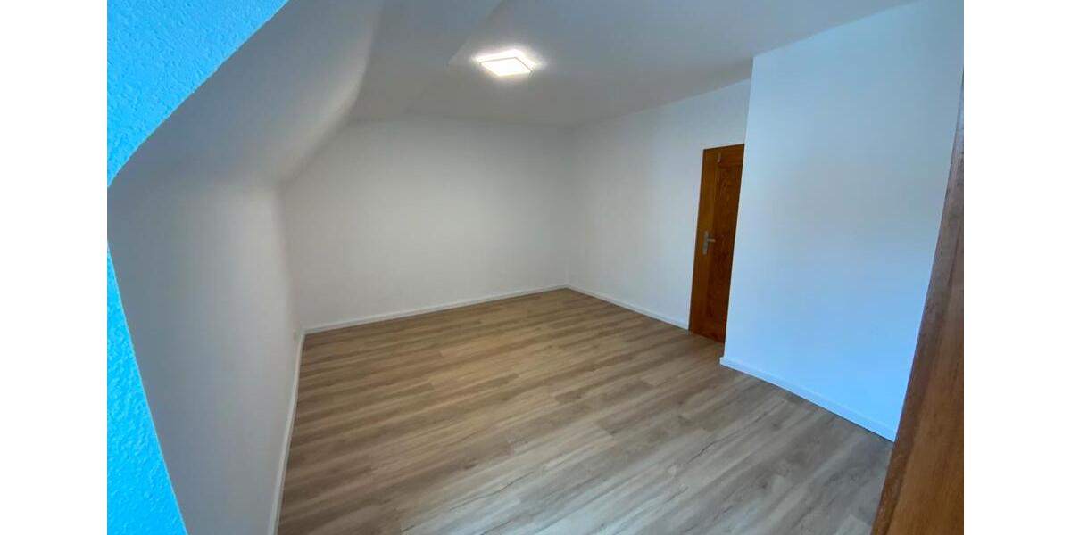 Dachgeschoßwohnung Zella-Mehlis Mehlis - 3 Zimmer, 75 m&sup2;, 550&euro; | Angebot:26041702