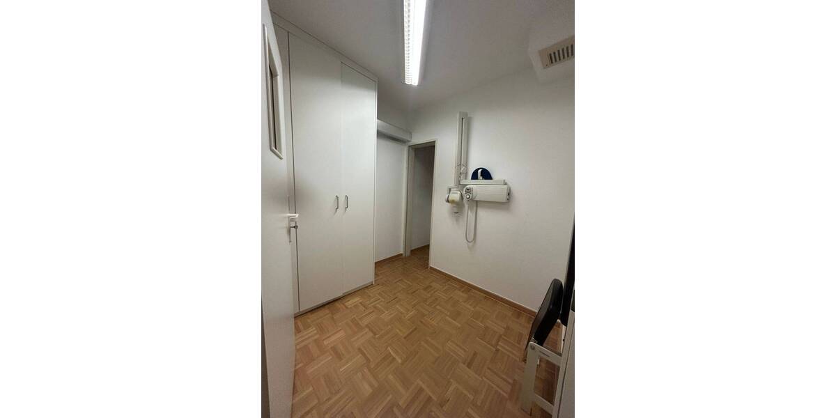 Gewerbeobjekt Lüdenscheid Staberg - 4 Zimmer, 147 m&sup2;, 1.400&euro; | Angebot:26343931
