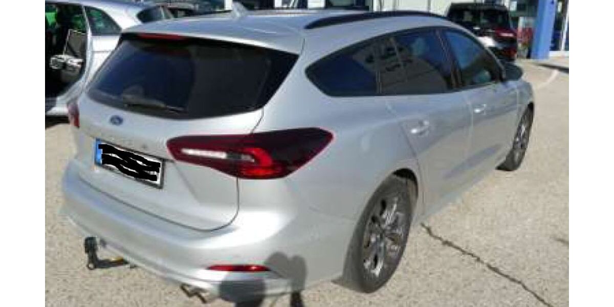 Ford Focus 15.000 km 22.588 &euro; Niesky 02906