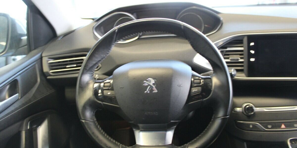 Peugeot 308 BlueHDi FAP 130 Allure Pack 57.711 km 13.980 &euro; Euskirchen 53881