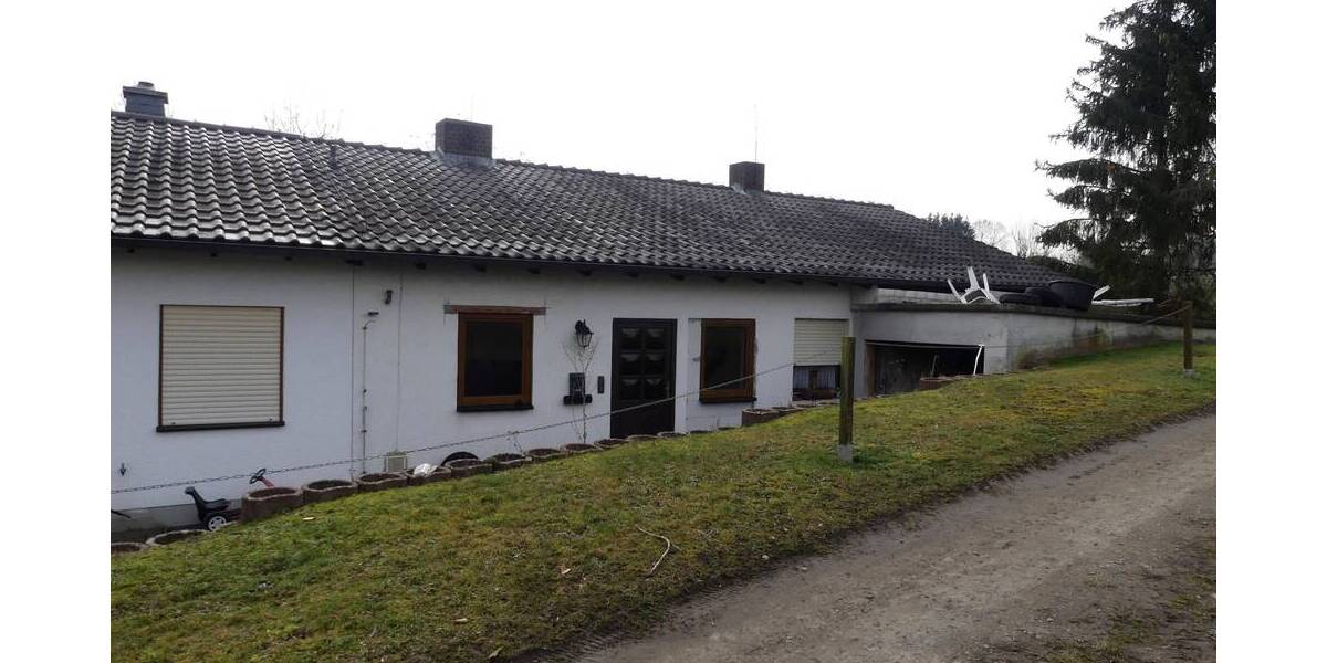 Etagenwohnung Schrecksbach Röllshausen - 4 Zimmer, 103 m&sup2;, 63.000&euro; | Angebot:25685481