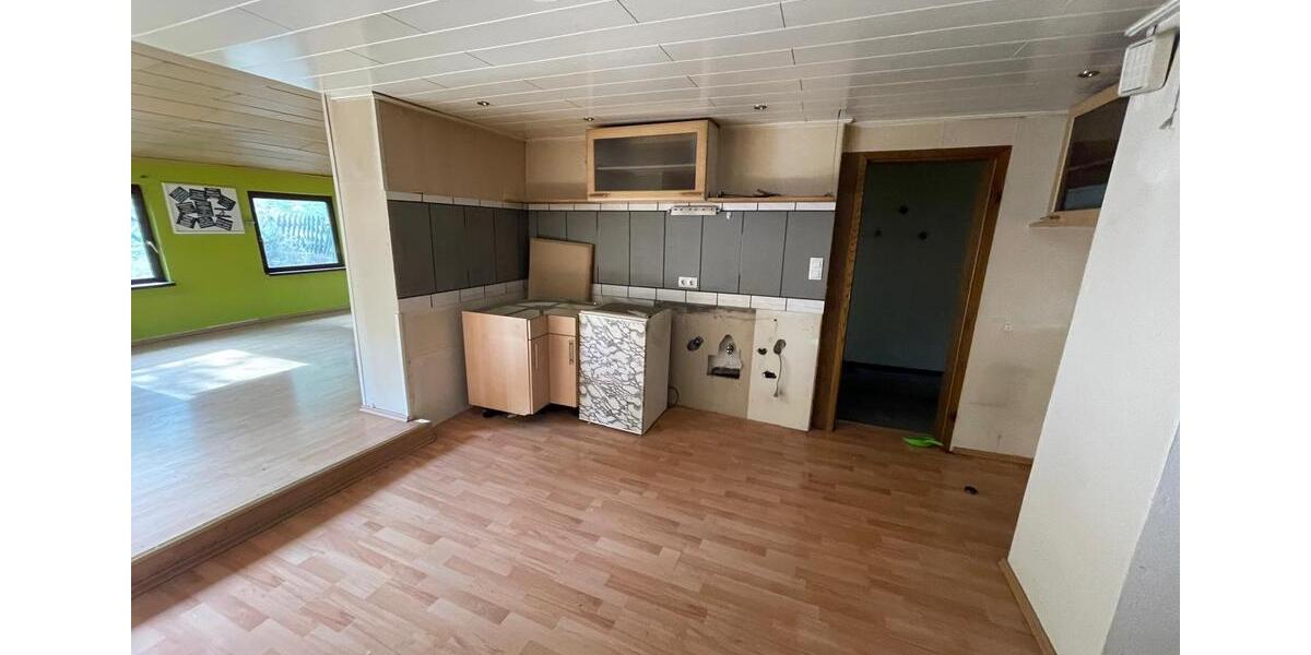 Doppelhaushälfte Warburg - 4 Zimmer, 200 m&sup2;, 98.000&euro; | Angebot:24252876