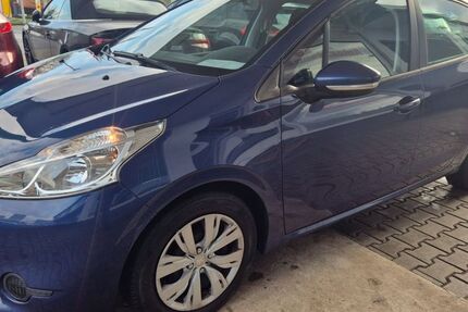 Peugeot 208 169.000 km 3.400 &euro; Büdingen 63654