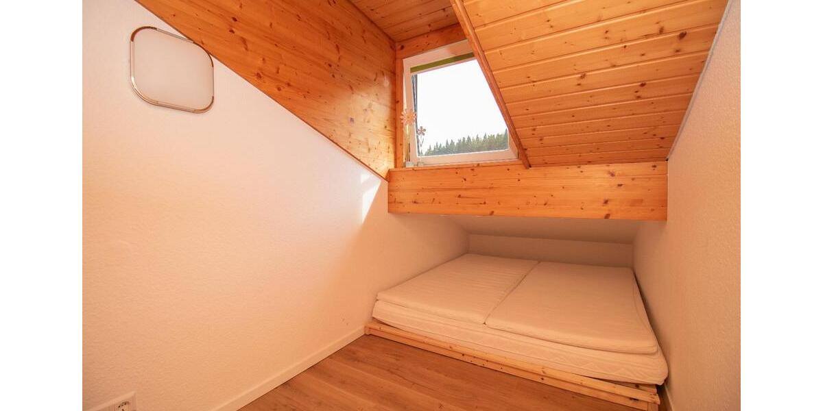 Reihenhaus Schönwald im Schwarzwald - 3 Zimmer, 82 m&sup2;, 900&euro; | Angebot:25232705