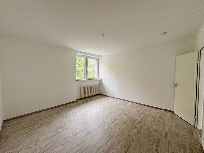 Lichtdurchflutete 2-Zimmer-Wohnung mit Balkon im Herzen von Büderich