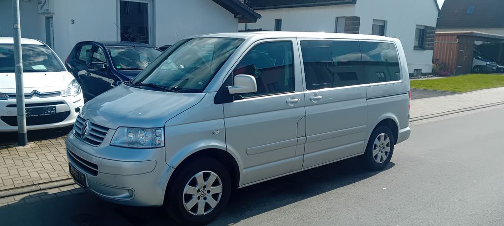 VW T5 Transporter 311.000 km 7.799 &euro; Lage 32791