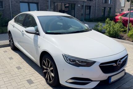 Opel Insignia 97.800 km 13.200 &euro; Schwarzenbek 21493