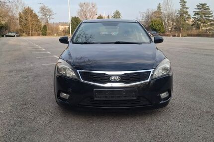 Kia ceed / Ceed 183.000 km 2.499 &euro; stuttgart 70469