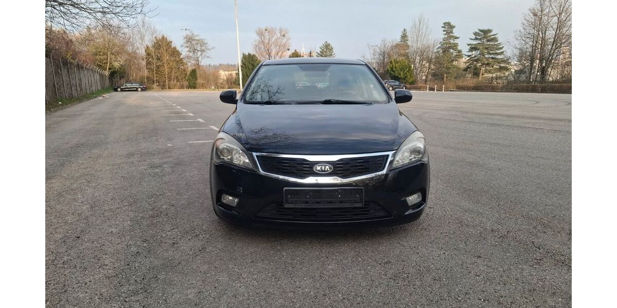 Kia ceed / Ceed 183.000 km 2.499 &euro; stuttgart 70469