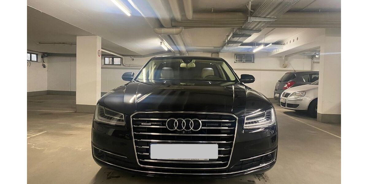 Audi A8 195.000 km 22.999 &euro; Bielefeld 33602