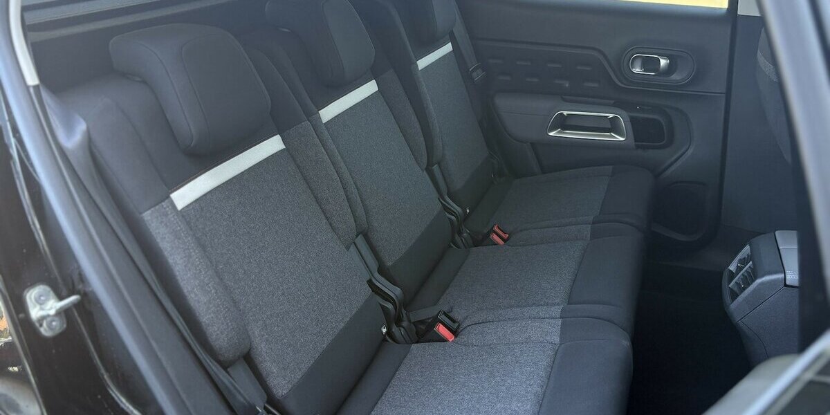 Citroen C5 Aircross Feel DAB+/AHK/KAMERA/NAVI/CARPLAY 52.764 km 14.900 &euro; Villingen-Schwenningen 78054