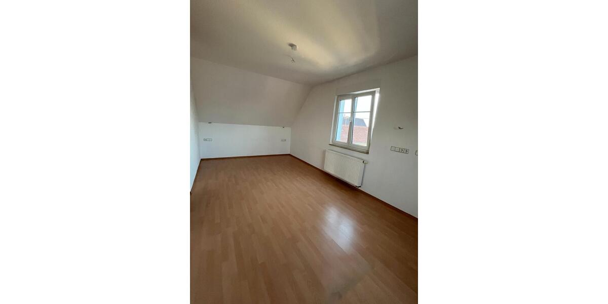 Dachgeschoßwohnung Landau in der Pfalz - 3 Zimmer, 104 m&sup2;, 832&euro; | Angebot:26492660