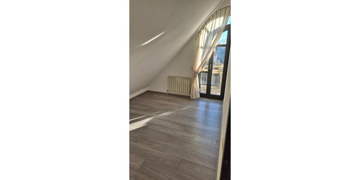 Herrliche Dachwohnung in MUC-Feldmoching von Privat zu verkaufen 1 zimmer