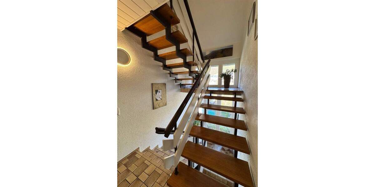 Mehrfamilienhaus, Wohnhaus Schmallenberg Westfeld - 8 Zimmer, 209 m&sup2;, 379.000&euro; | Angebot:24113034