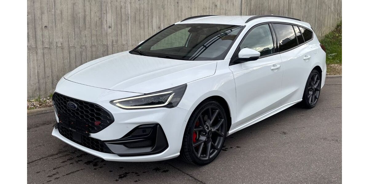 Ford Focus 45.690 km 27.890 &euro; Essingen 73457
