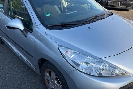 Peugeot 207 133.663 km 2.495 &euro; Menden 58706
