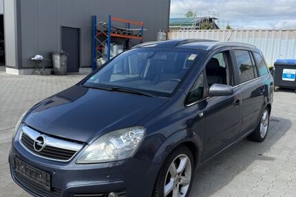 Opel Zafira 182.000 km 3.999 &euro; Lübeck 23560