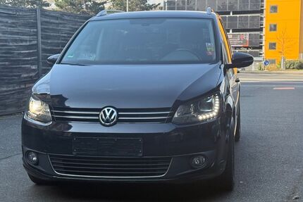 VW Touran 279.987 km 4.499 &euro; Wiesbaden 65189